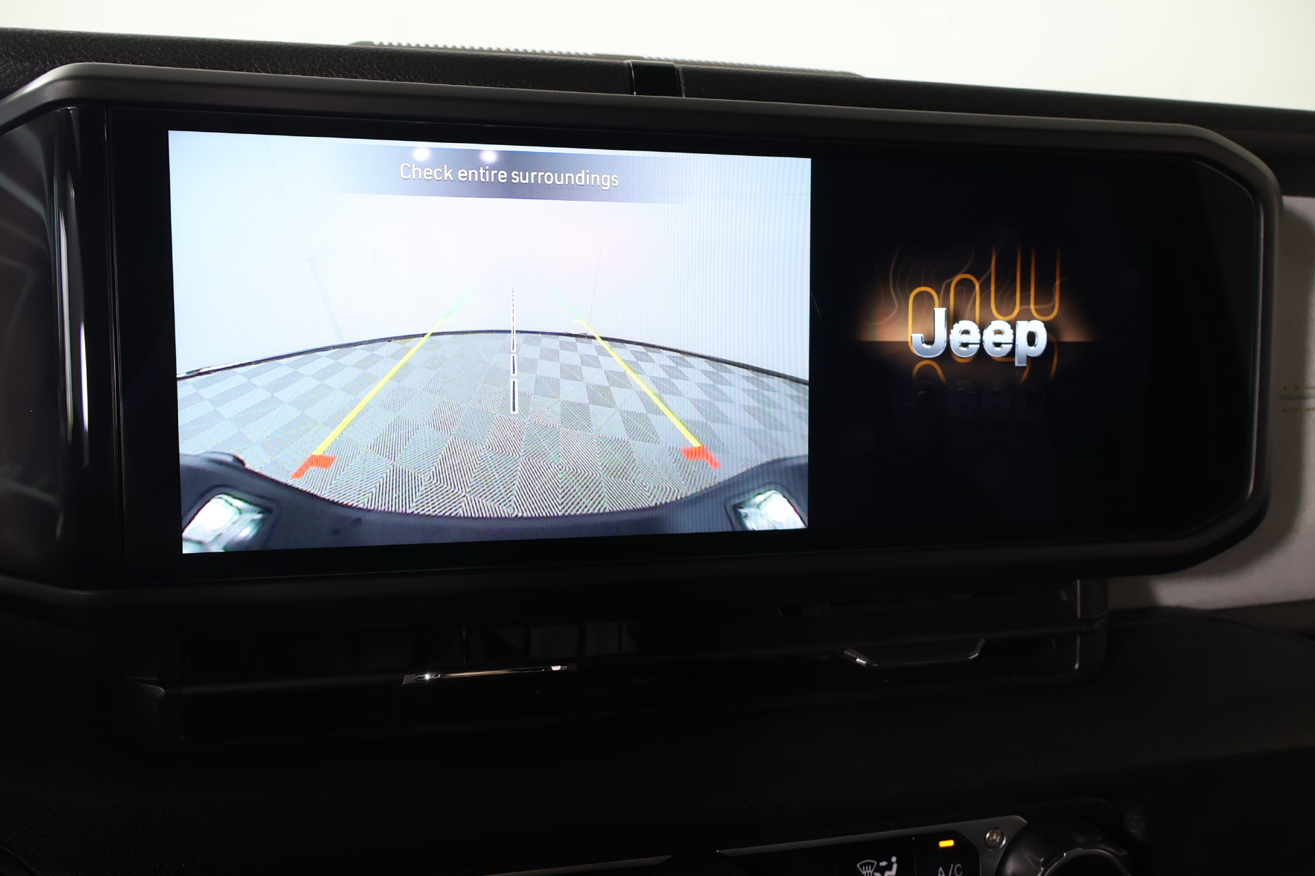 Used 2024 Jeep Gladiator Sport AWD/4WD image 6