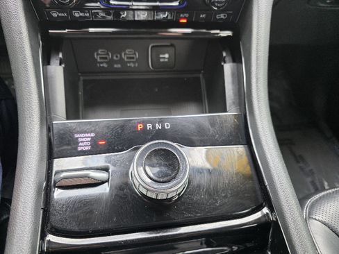 Used 2023 Jeep Grand Cherokee L Limited w/ Luxury Tech Group II image 20