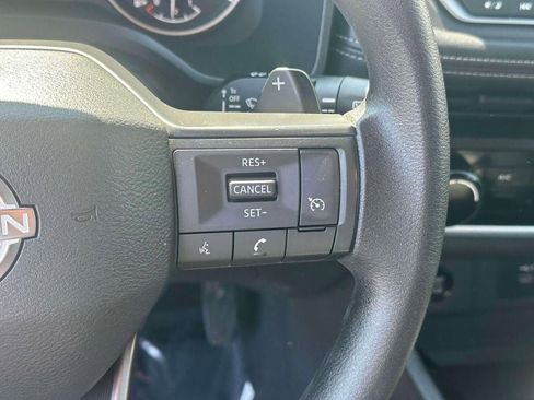 Used 2025 Nissan Rogue S AWD/4WD image 21