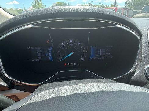 Used 2017 Ford Fusion SE FWD image 30