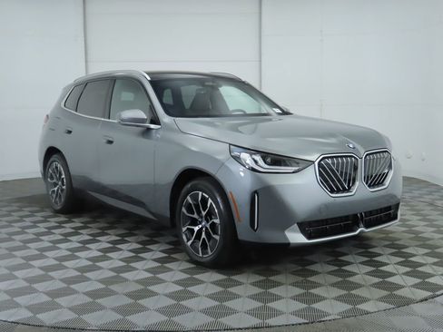 Used 2025 BMW X3 xDrive30i w/ Premium Package image 4