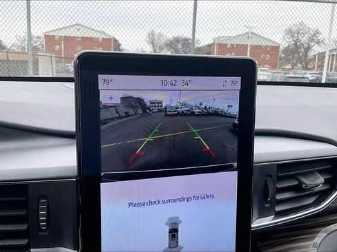 Used 2024 Ford Explorer Limited w/ Limited Technology Package image 19