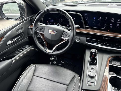 Used 2024 Cadillac Escalade Premium Luxury w/ Performance Package AWD/4WD image 28