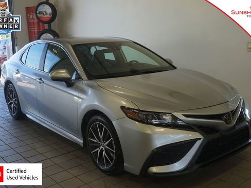 Used 2024 Toyota Camry SE FWD image 1