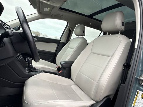 Used 2019 Volkswagen Tiguan SE w/ Panoramic Sunroof Package AWD/4WD image 13