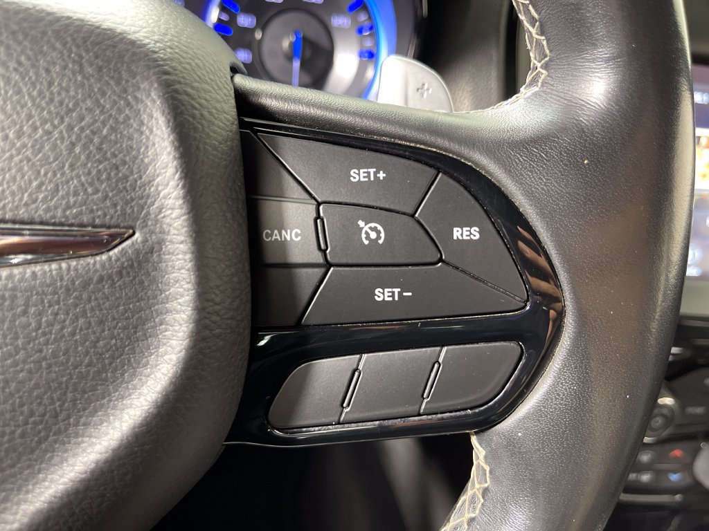 Used 2019 Chrysler 300 S RWD image 29