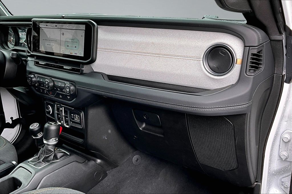 Used 2026 Jeep Wrangler Unlimited Sahara AWD/4WD image 17