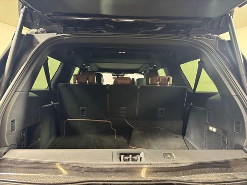 New 2025 Lincoln Navigator L Reserve AWD/4WD image 18