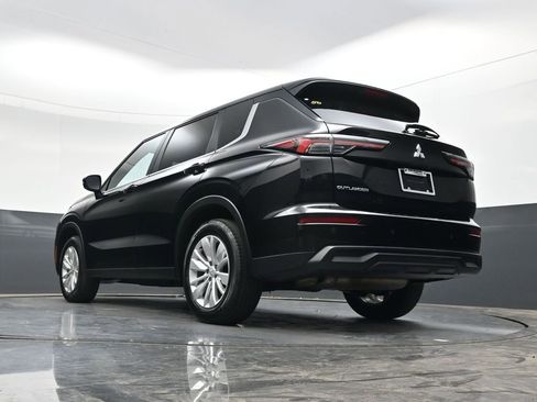 Used 2025 Mitsubishi Outlander ES AWD/4WD image 35
