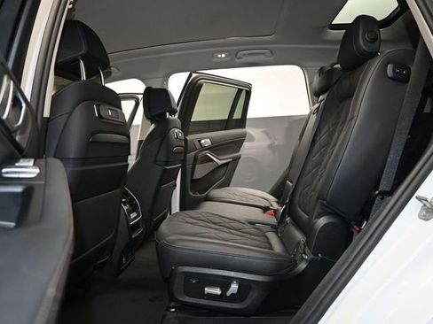 Used 2024 BMW X7 xDrive40i image 13
