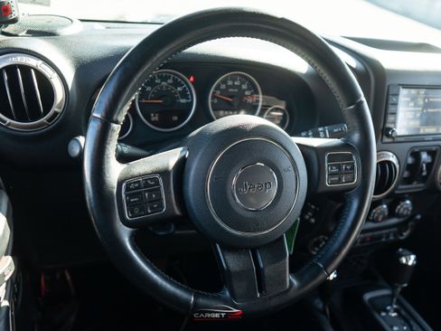 Used 2017 Jeep Wrangler Unlimited Sahara AWD/4WD image 22