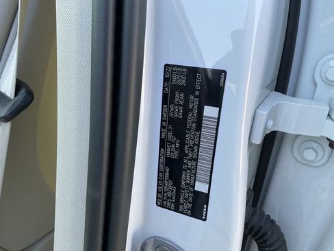 Used 2023 Volvo XC60 B5 Ultimate w/ Climate Package image 31