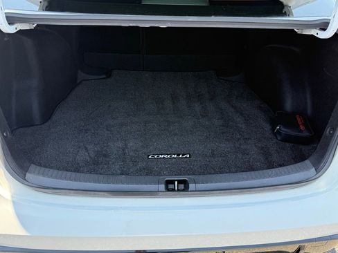 Used 2024 Toyota Corolla SE w/ SE Premium Package image 19