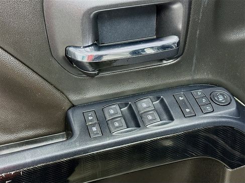 Used 2018 Chevrolet Silverado 2500 LTZ image 19