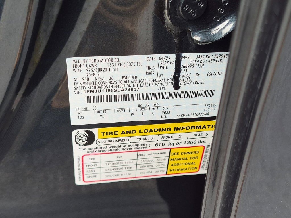 Used 2025 Ford Expedition Active AWD/4WD image 36