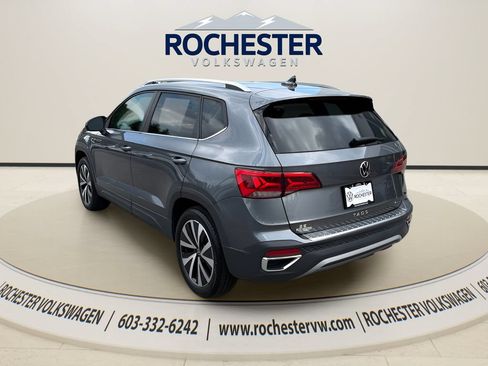 Used 2023 Volkswagen Taos SE w/ Panoramic Sunroof Package AWD/4WD image 4