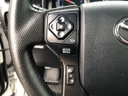 Used 2018 Toyota 4Runner TRD Off-Road Premium image 7