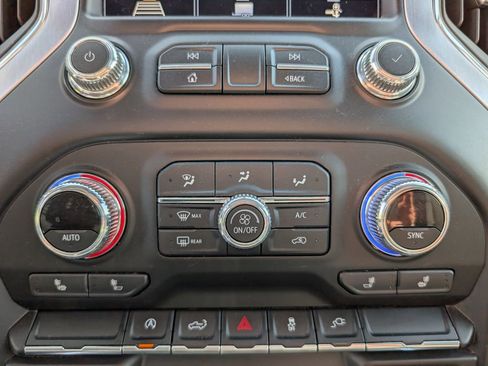 Used 2020 GMC Sierra 1500 Elevation w/ Elevation Value Package AWD/4WD image 17
