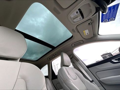 New 2026 Volvo XC60 B5 Ultra w/ Protection Package Premier AWD/4WD image 35
