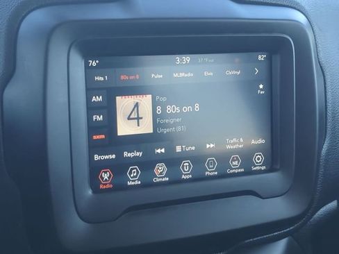 Used 2020 Jeep Renegade Latitude AWD/4WD image 17