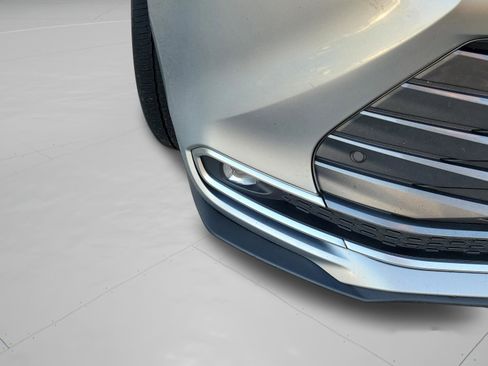 Used 2021 Toyota Sienna Limited image 12