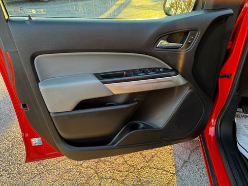 Used 2016 Chevrolet Colorado LT w/ Luxury Package, Chrome AWD/4WD image 12