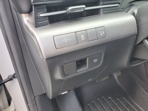 Used 2025 Hyundai Kona SEL AWD/4WD image 18