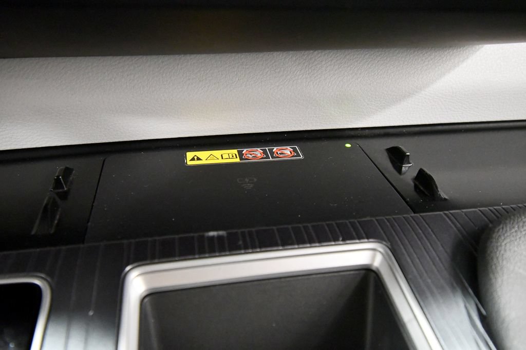 Used 2025 Toyota Sienna LE FWD image 26