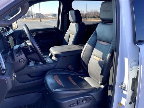 Used 2023 GMC Sierra 1500 AT4 w/ AT4 Premium Package image 7