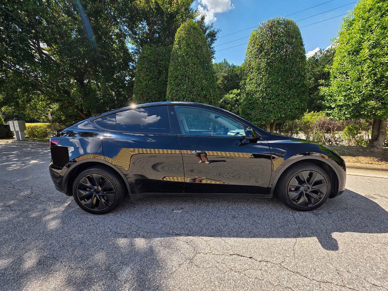 Used 2024 Tesla Model Y Long Range AWD/4WD image 6