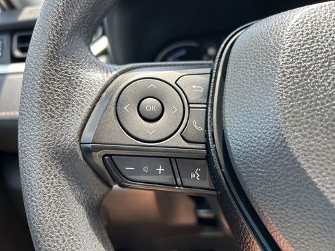 Used 2025 Toyota RAV4 XLE AWD/4WD image 25