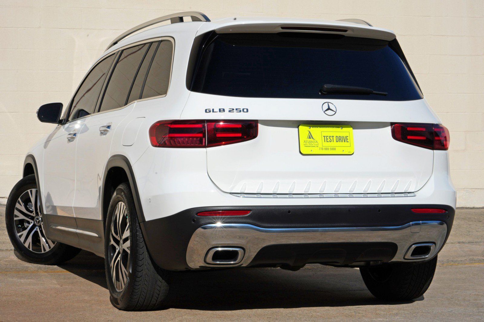 Used 2024 Mercedes-Benz GLB 250 w/ Exclusive Package image 5