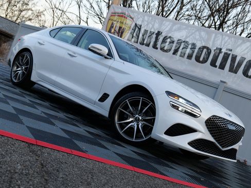 Used 2023 Genesis G70 2.0T image 1