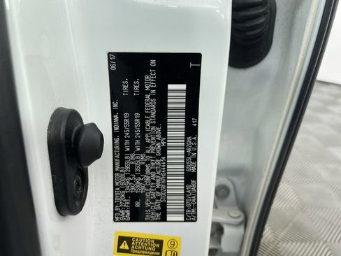 Used 2017 Toyota Highlander Limited image 50