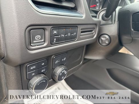 Used 2021 Chevrolet Suburban LT w/ Luxury Package image 9