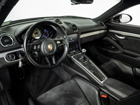 Used 2020 Porsche 718 Cayman GT4 image 4