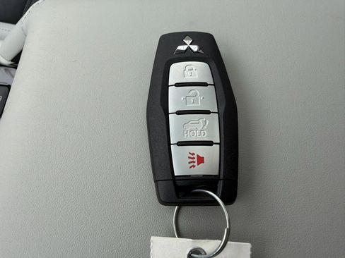 New 2026 Mitsubishi Outlander SE image 36