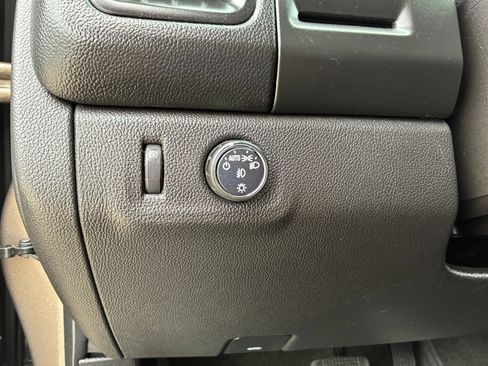 Used 2016 Chevrolet Colorado LT w/ LT Convenience Package image 22