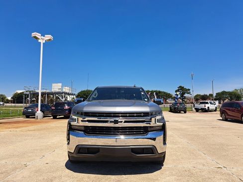Used 2021 Chevrolet Silverado 1500 LT w/ Convenience Package II RWD image 2