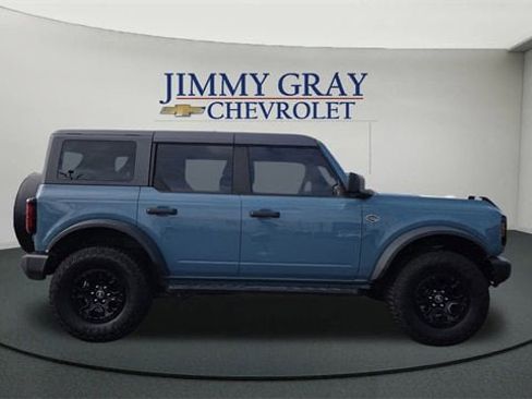 Used 2023 Ford Bronco Wildtrak image 2