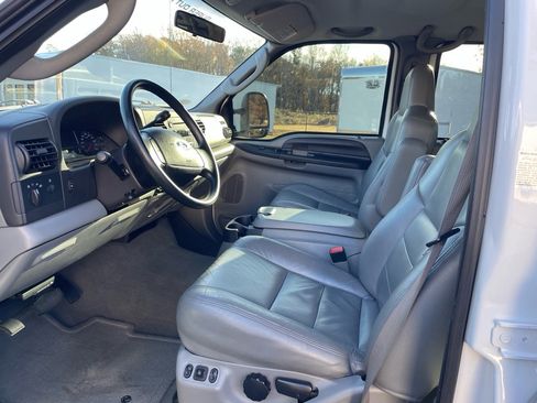 Used 2007 Ford F550 2WD Crew Cab Super Duty image 12