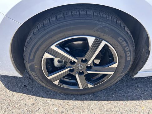 Used 2024 Nissan Sentra SV FWD image 8