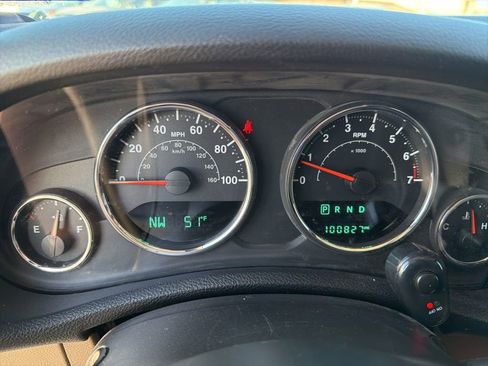 Used 2015 Jeep Wrangler Unlimited Sahara image 8