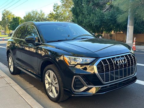 Used 2022 Audi Q3 2.0T Premium w/ Convenience Package image 2