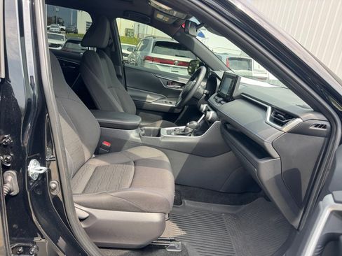 Used 2022 Toyota RAV4 SE AWD/4WD image 32