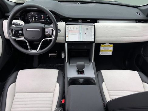 Used 2025 Land Rover Discovery Sport Dynamic SE image 9