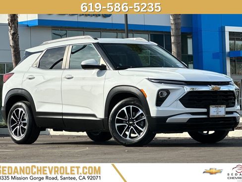 Used 2024 Chevrolet TrailBlazer LT w/ Convenience Package image 1