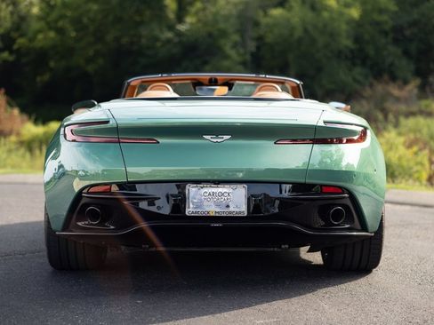 Used 2025 Aston Martin DB12 Convertible RWD image 5