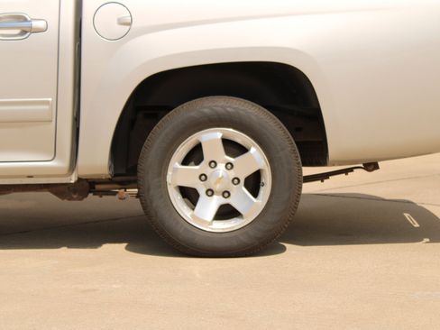 Used 2012 Chevrolet Colorado LT RWD image 30