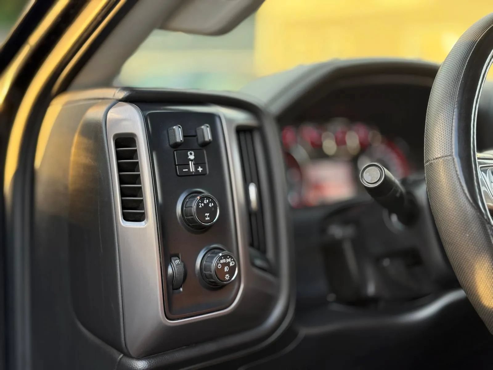 Used 2015 GMC Sierra 2500 SLE AWD/4WD image 11
